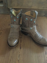 Roper Wanda Burnished Tand Vamp